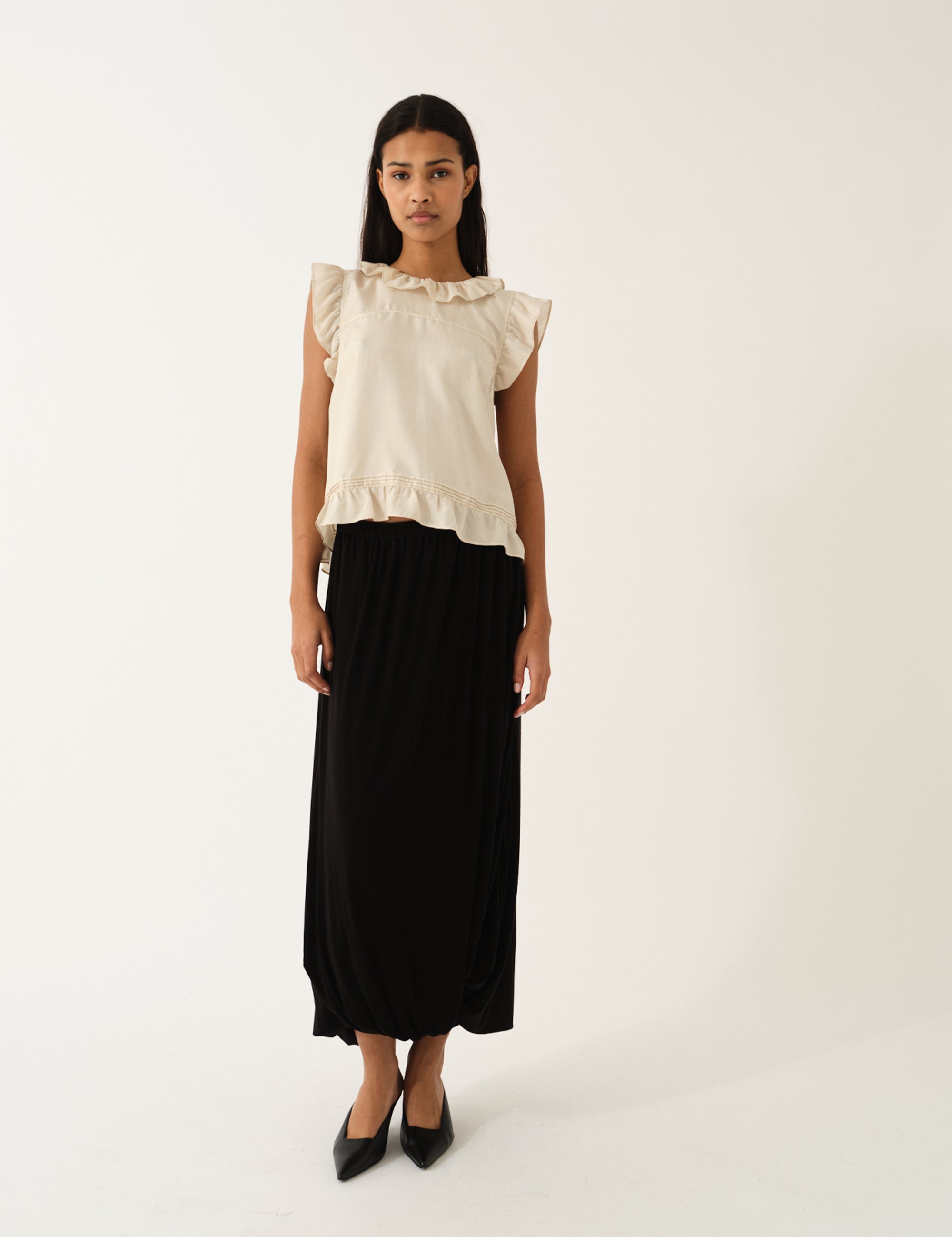 Darling Scallop Top Ecru