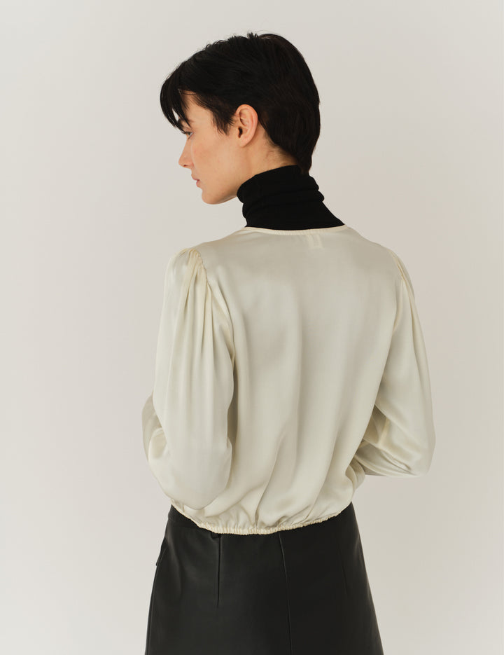 Catania V Blouse Cream 6 / Cream