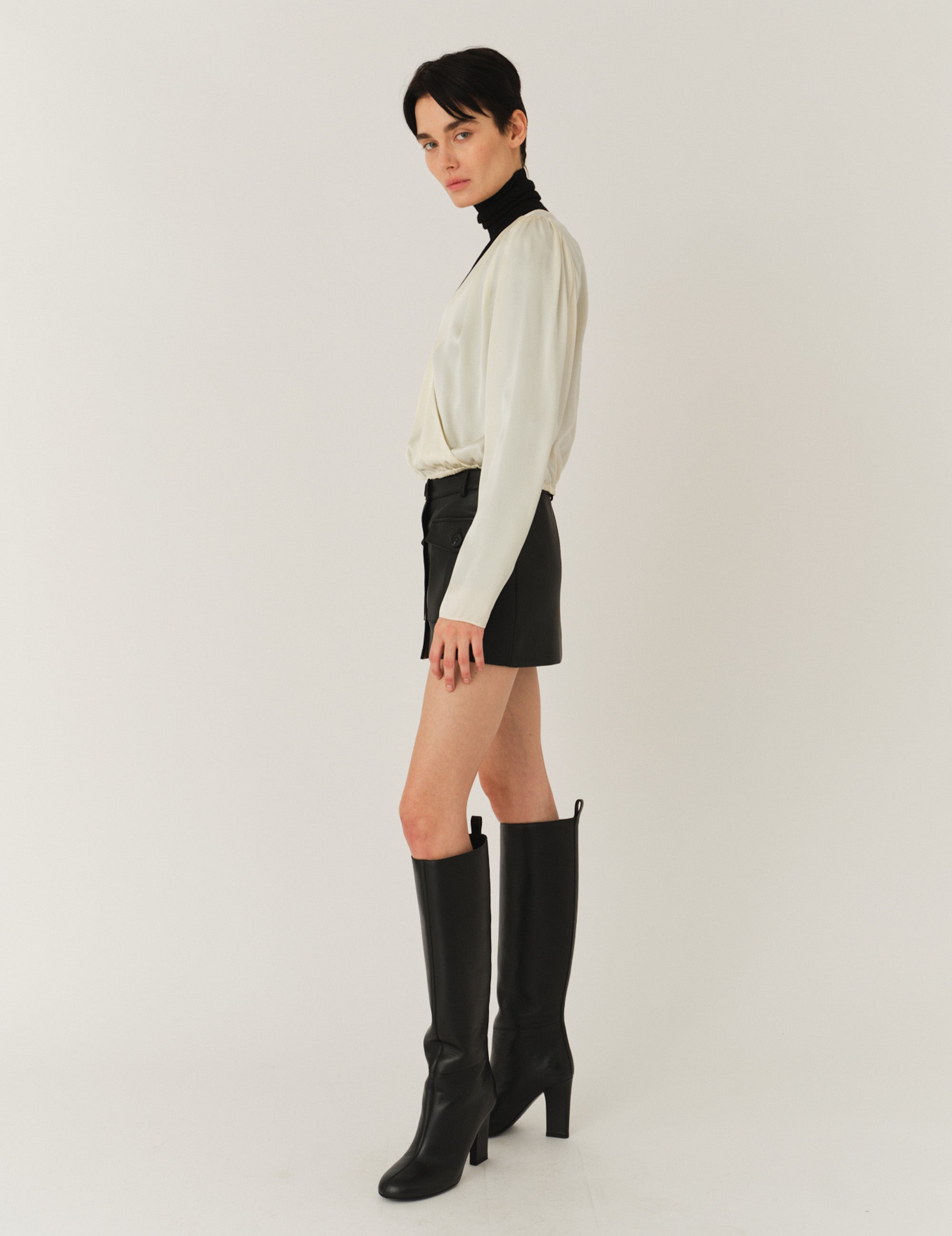 Catania V Blouse Cream 6 / Cream