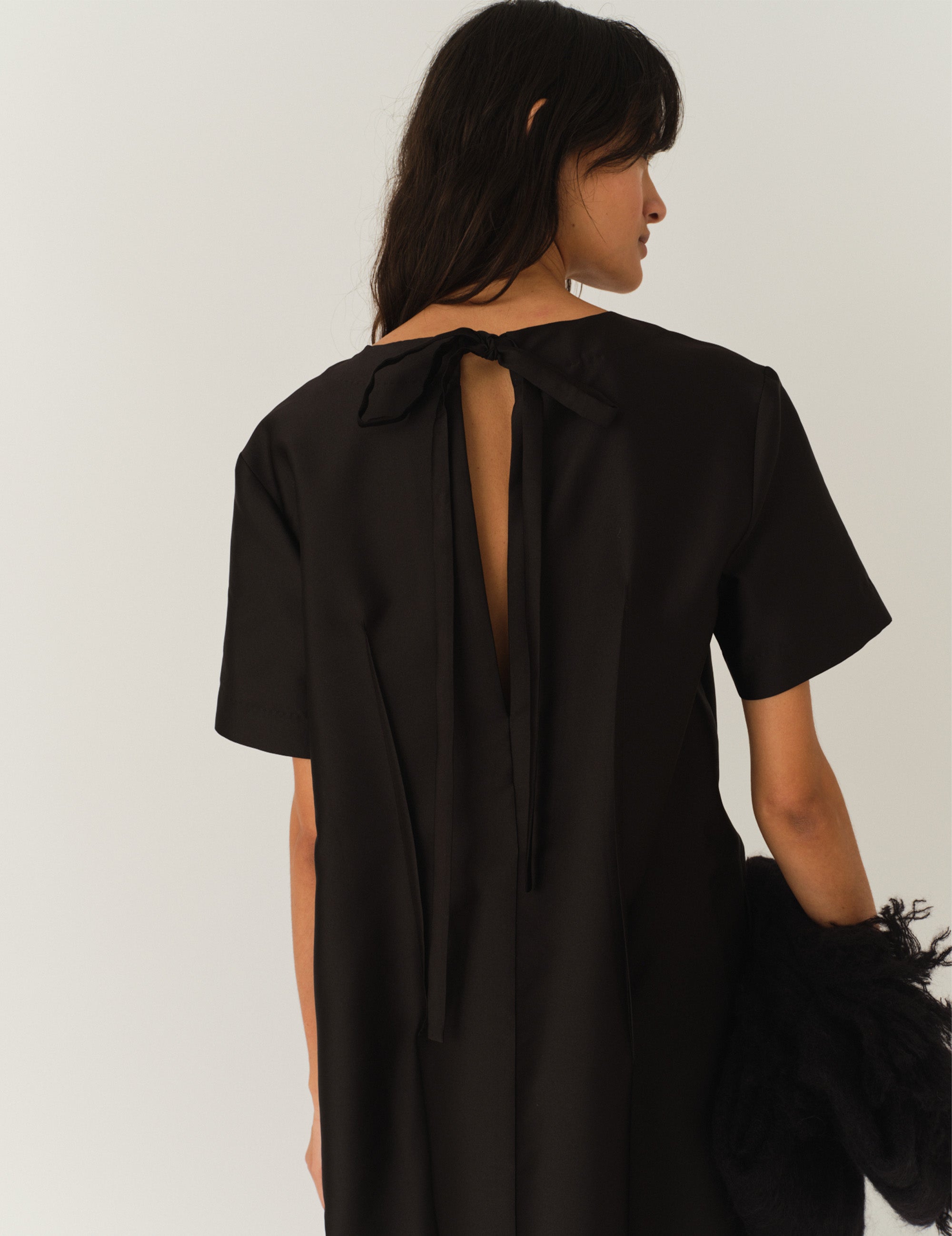 Umami Tee Dress Black 6 / Black
