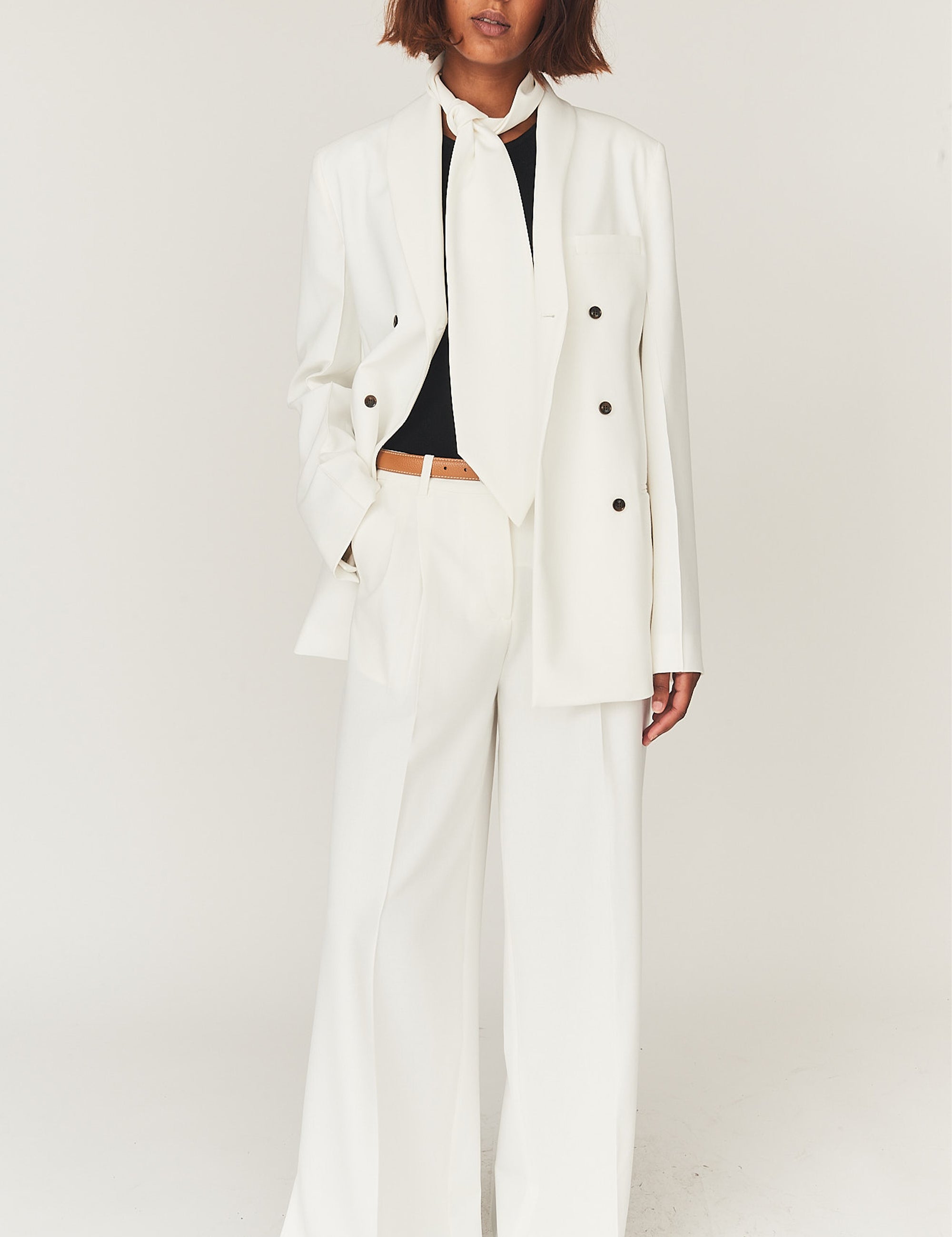 Pisano Tuxedo Cream 4 / Cream