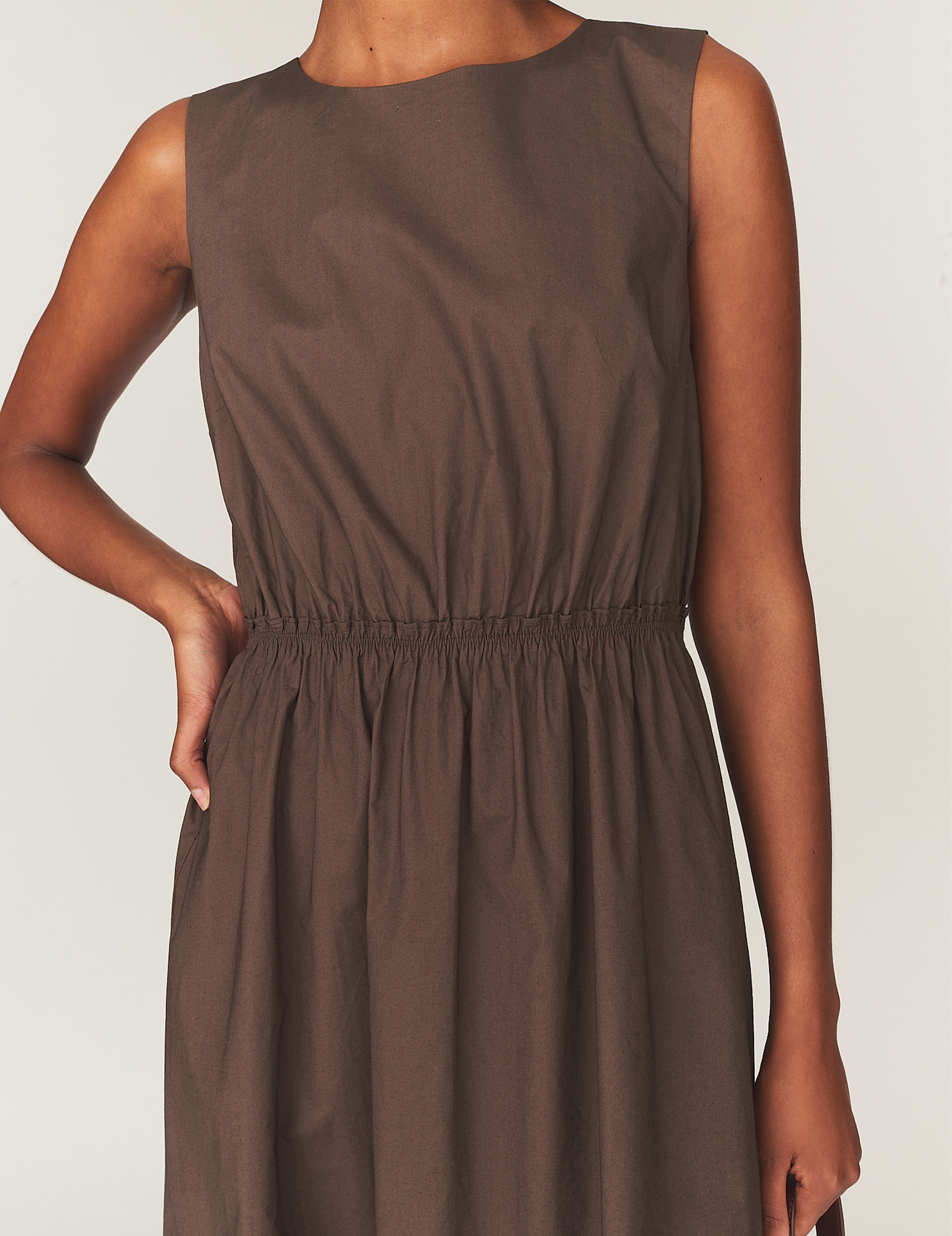 Cyprus Back Gown Chocolate 4 / Chocolate