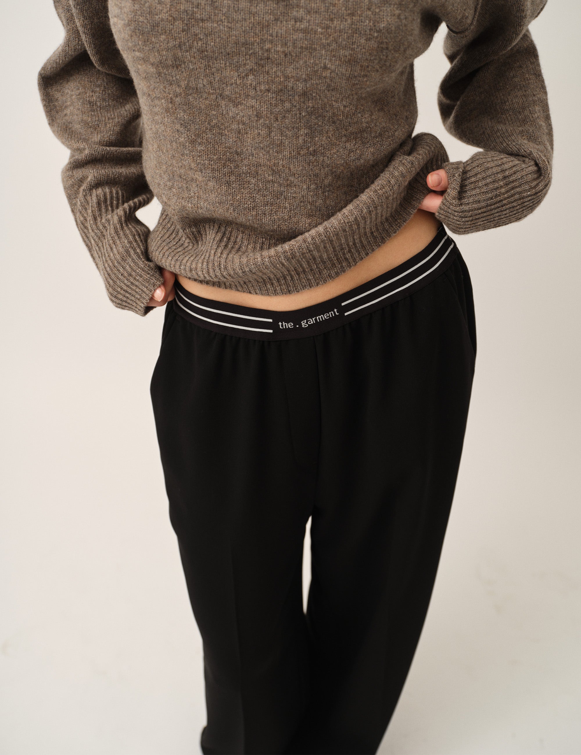 Crepe Logo Pants Black 4 / Black