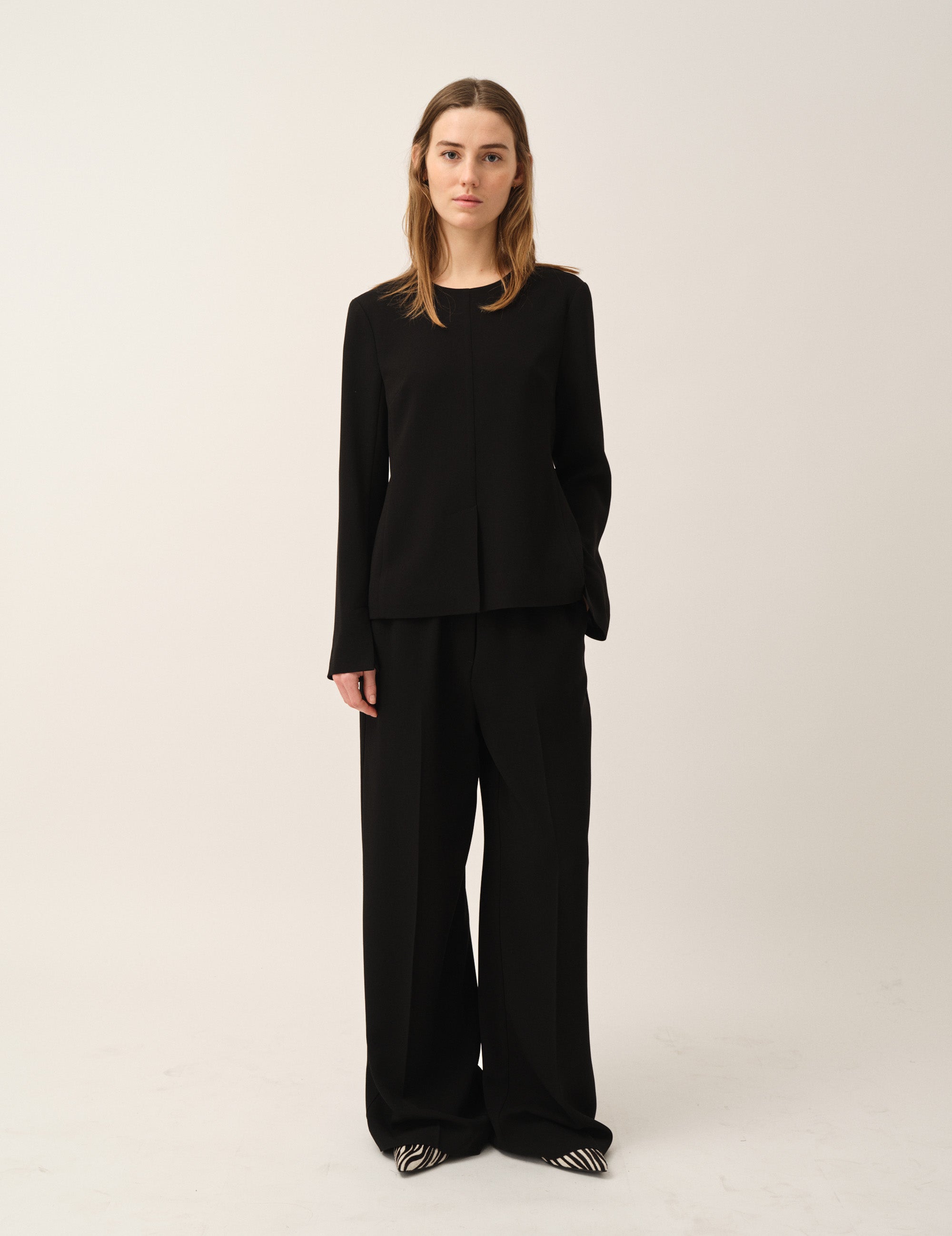 Crepe Slit Blouse Black 4 / Black